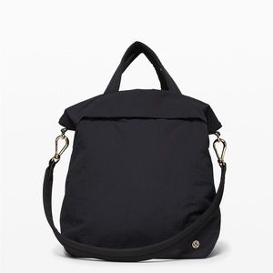 LULULEMON On My Level Bag 19L, Black & Gold, Excellent Condition